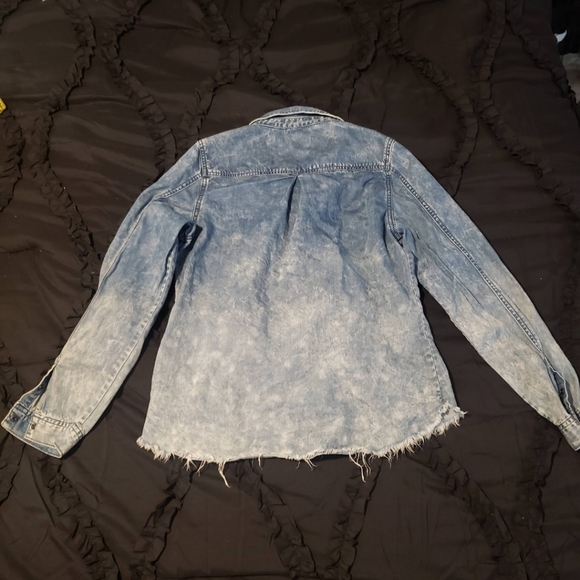 BlankNYC Girls Distressed Denim Shirt Size XL - Picture 4 of 5